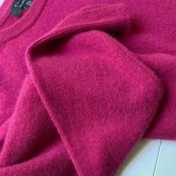 TAHARI 2 Ply Cashmere Red/Magenta Crew Neck Sweater Small - Picture 2 of 12
